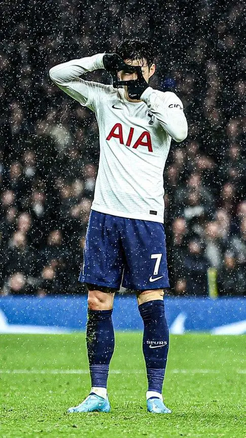 , Football Hung min Son’s Pictures in the rain ☔ | Soccer inspiration, Football players images, Football wallpaper|Pinterest